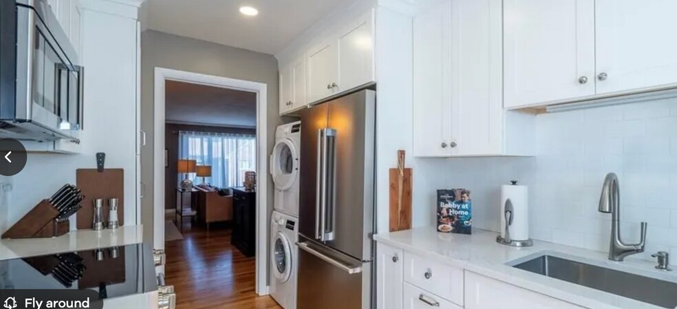 Building Photo - 33 Village Walk