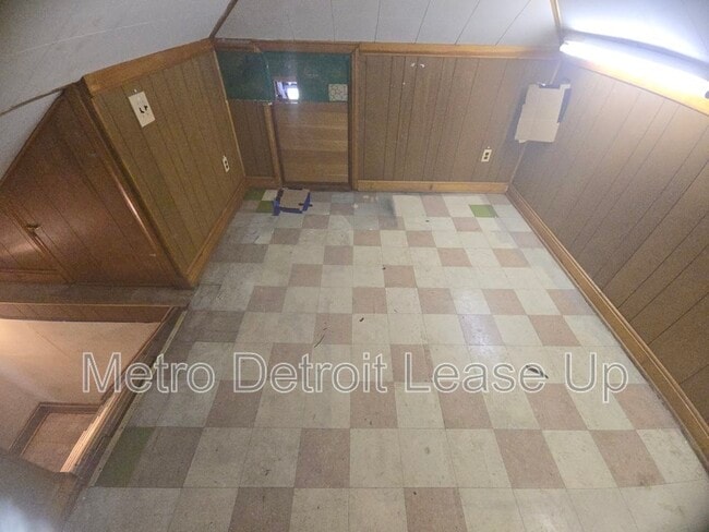 Building Photo - 3759 Columbus St