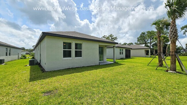 Building Photo - OUTSTANDING SUMMERWOODS -PARRISH 3 BEDROOM...