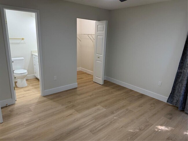 Building Photo - 352 Cocoa Ct