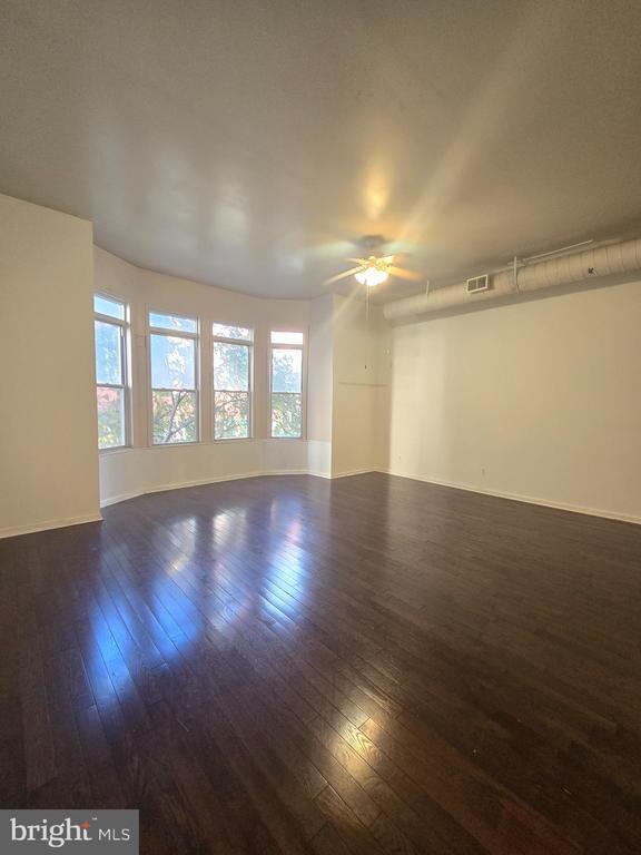 Building Photo - 1304 Walnut St