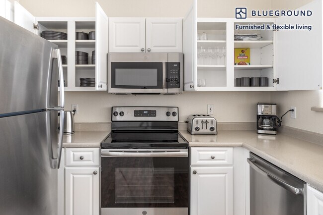 Building Photo - 39430 Civic Center Dr