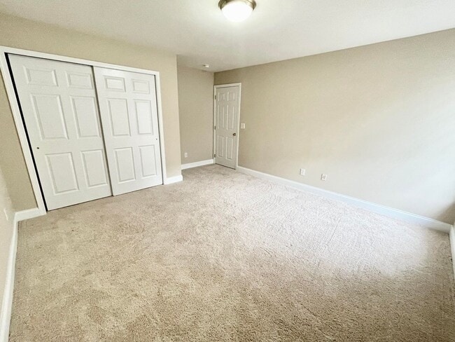 Building Photo - 9519 Dellbrook Ct