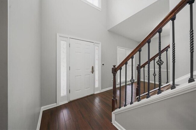 Building Photo - 4085 Pineset Dr