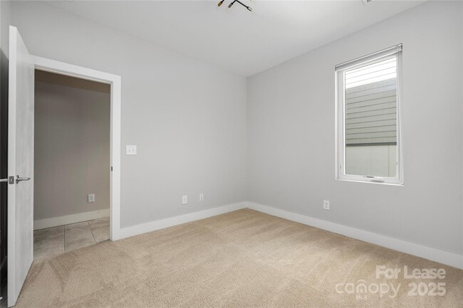 Building Photo - 1008 Westbrook Dr