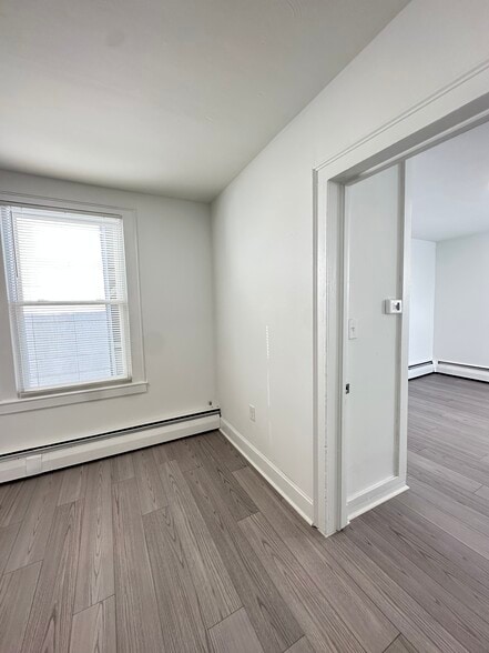 Building Photo - 176 Pearl St