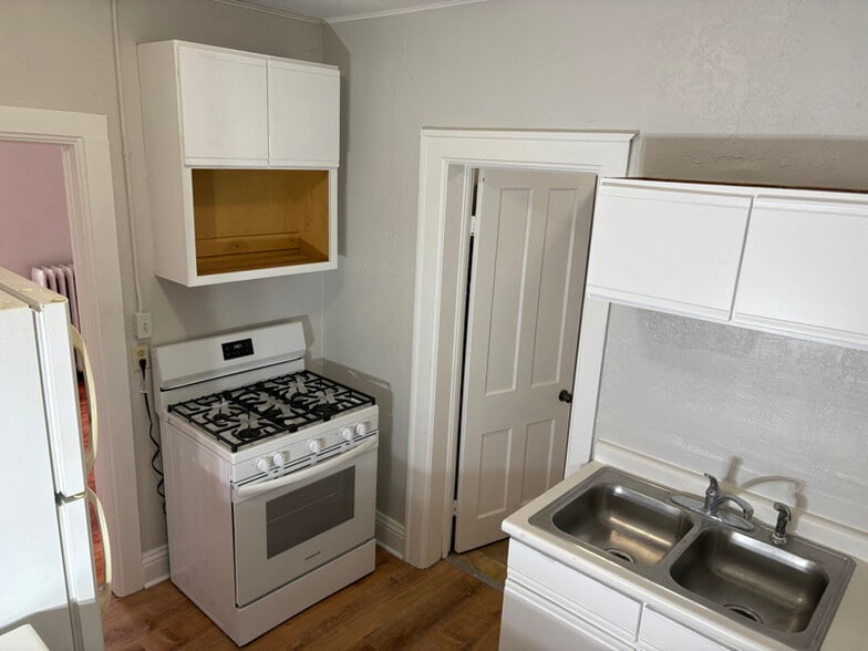 Building Photo - 925 Minnesota St