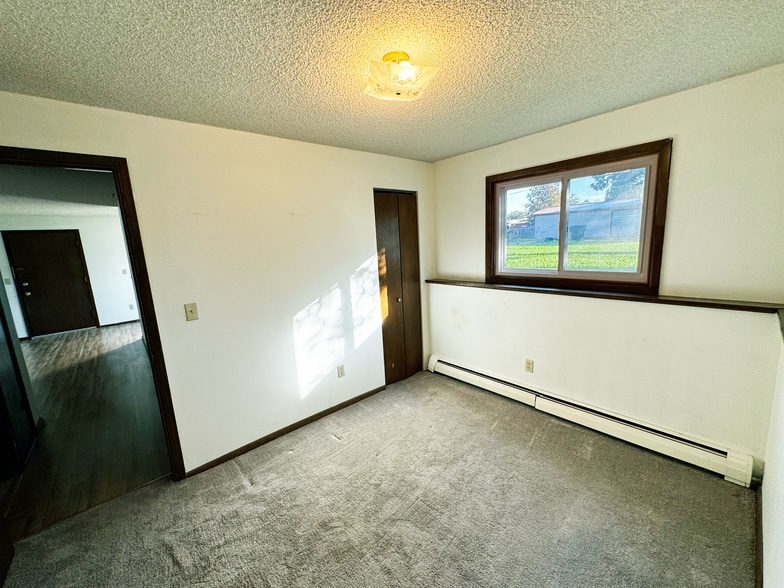 Building Photo - 425 S 14th St