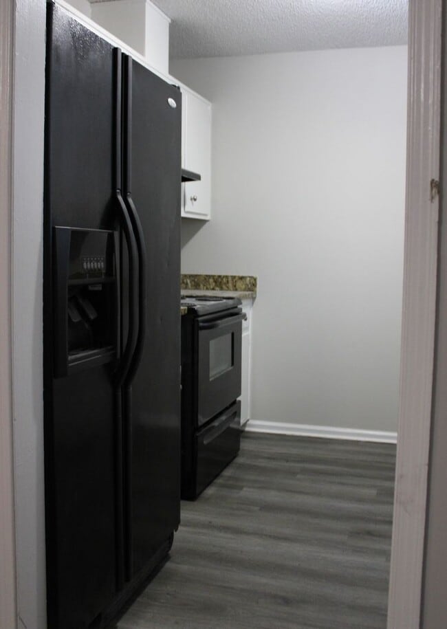 Building Photo - Millbrook Rental!!