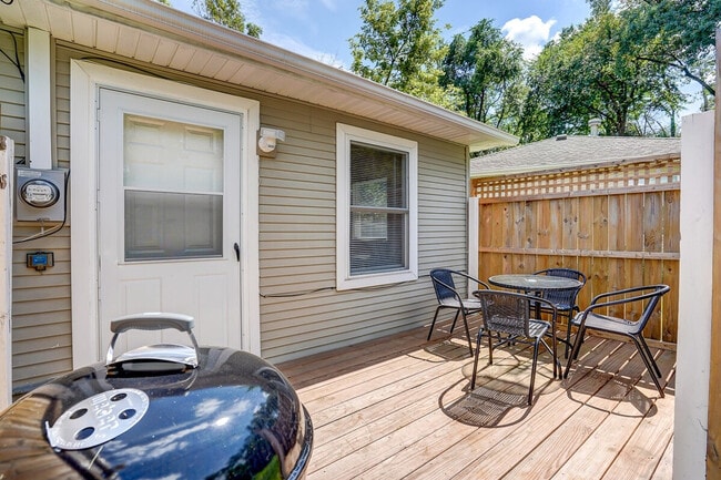 Building Photo - 88 Craig Ave