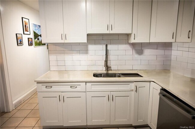 Building Photo - 40 Riverdale Ave