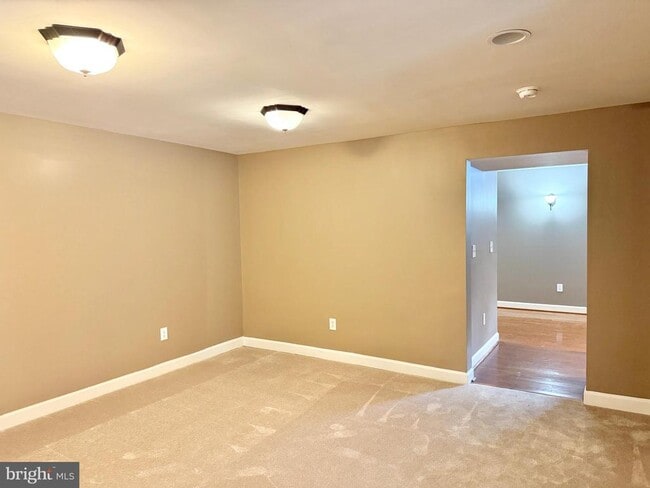 Building Photo - 31 Willowmere Ct