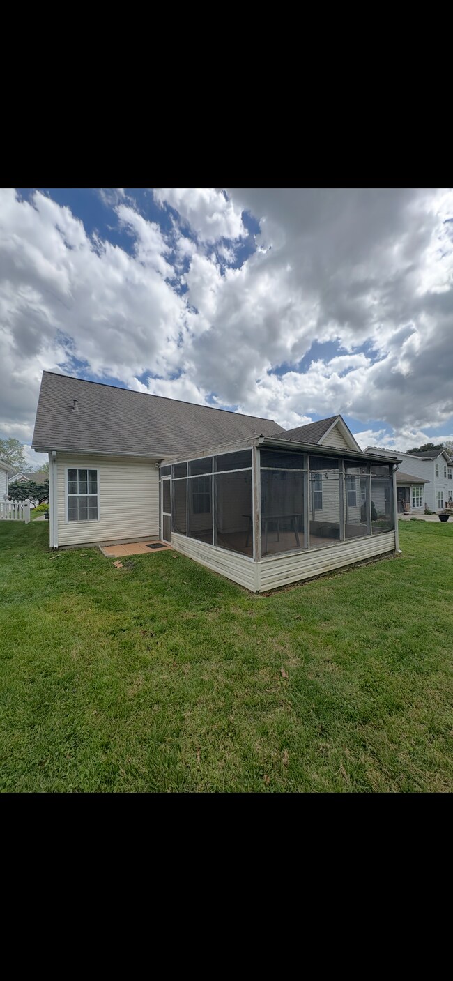 Building Photo - 2619 Kingsley Ct