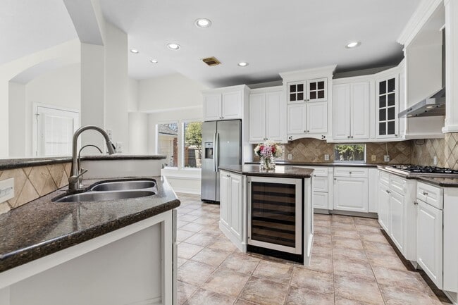 Building Photo - 5630 Ashford Ridge Ln