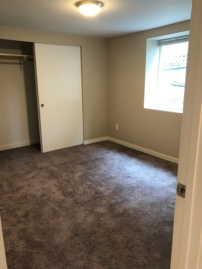 Building Photo - 5312 9th Ave NE