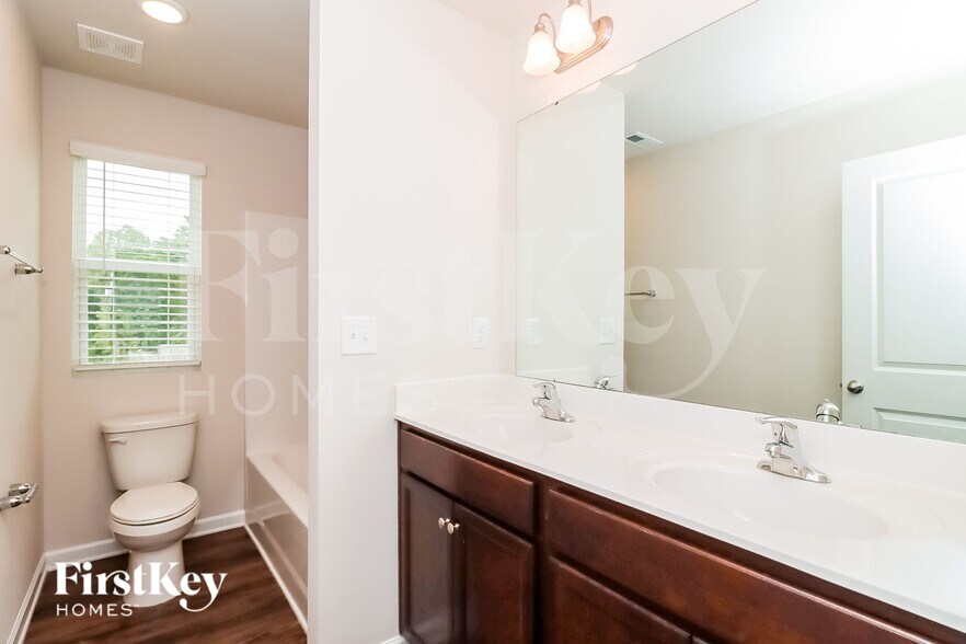 Building Photo - 5440 Cobblestone Glen Dr