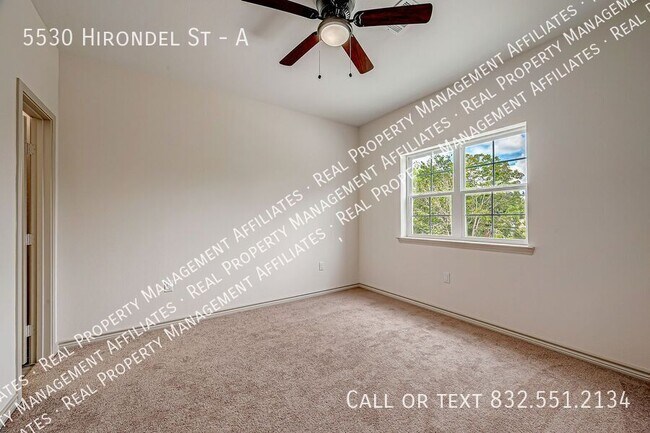 Building Photo - 5530 Hirondel
