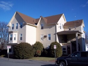 Building Photo - 241 Cartier St