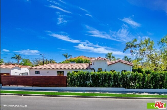 Building Photo - 100 S La Jolla Ave