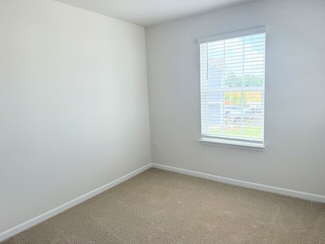 Building Photo - 251 Perseus St