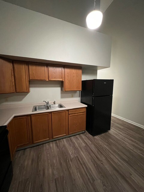 Building Photo - 316 W Walnut St