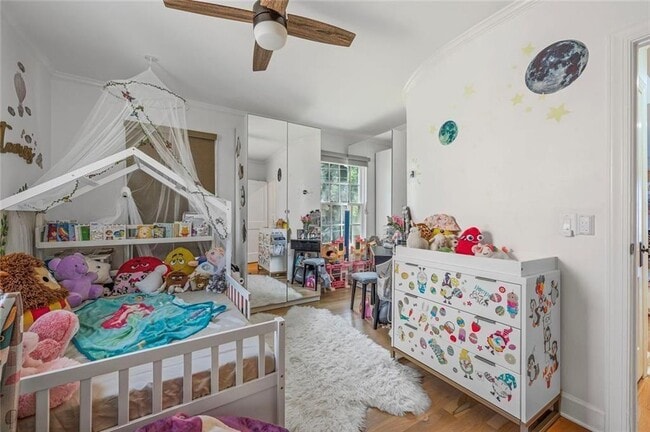 Building Photo - 346 Redland Rd NW