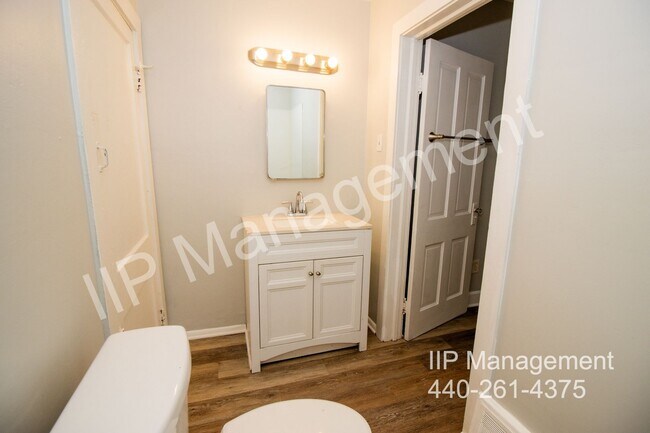 Building Photo - 3130 W 33rd St