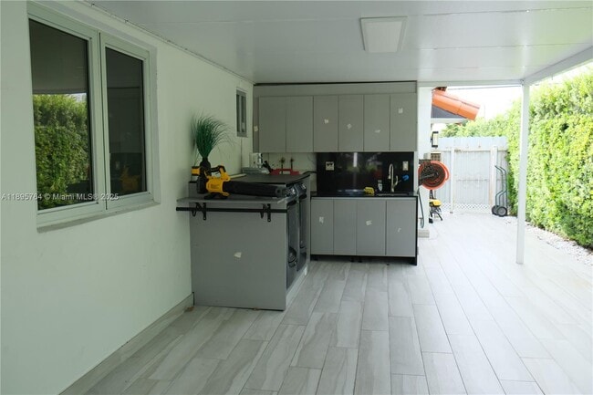 Building Photo - 4311 SW 104th Ct