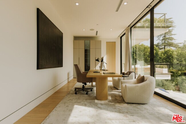 Building Photo - 260 S Canyon View Dr