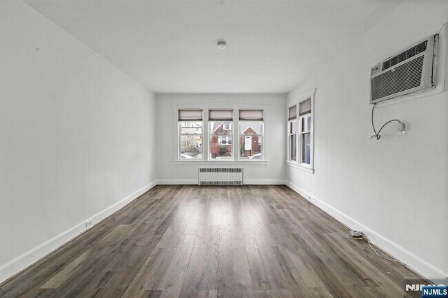 Building Photo - 105 Van Riper Ave