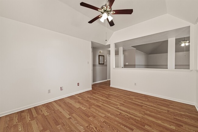 Building Photo - 16315 April Ridge Dr