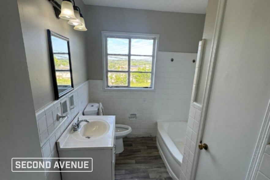 Building Photo - 9228 Brookhurst Dr