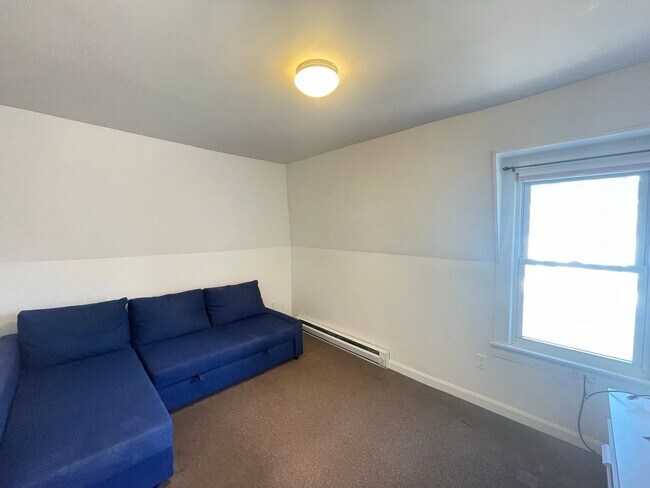 Building Photo - 60-62 Broadway