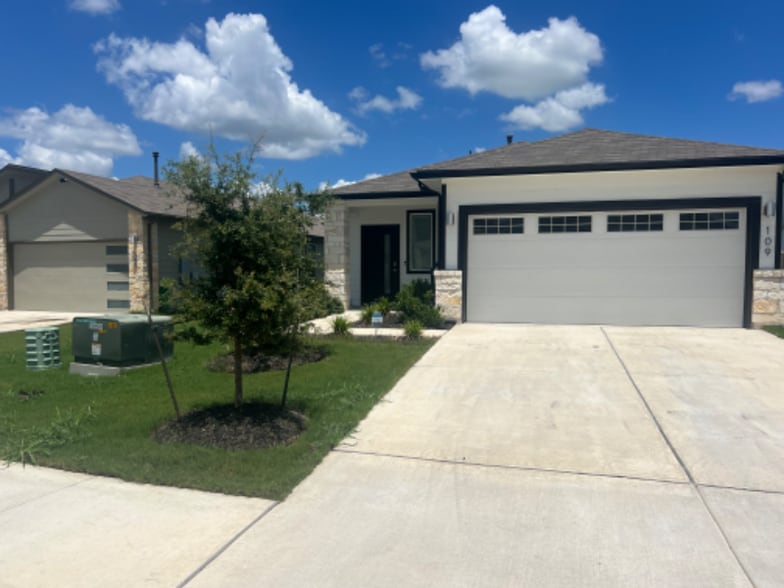 Primary Photo - 109 Scarborough Wy