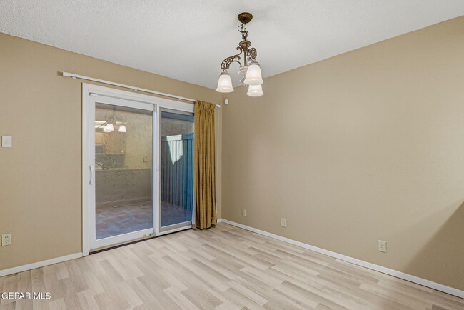 Building Photo - 1644 Lomaland Dr