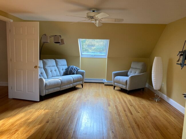 Building Photo - 9 Lupine Ct