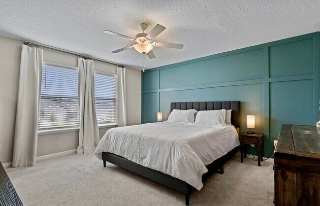 Building Photo - Gorgeous 4/ 2.5 Home in the Beautiful Lake Asbury Area of Clay County! $2,550.00