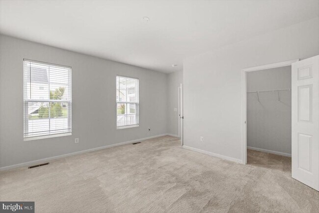 Building Photo - 106 Heyford Dr