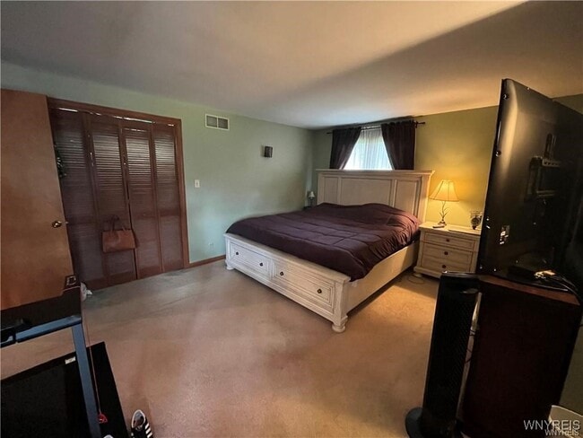 Building Photo - 3279 Clinton St