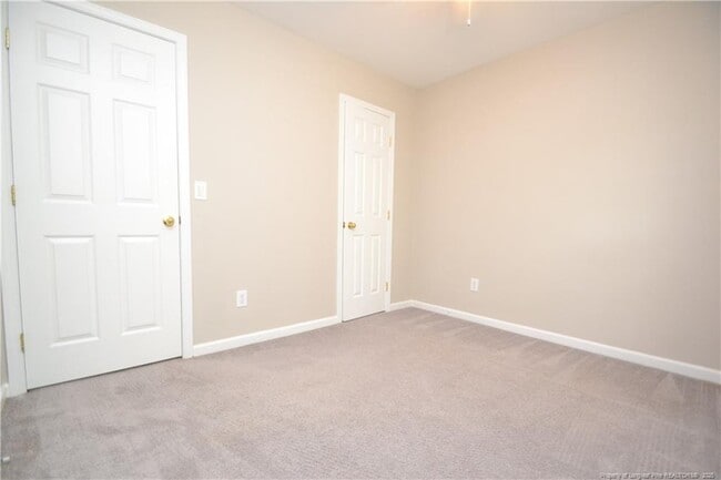 Building Photo - 600 Walnut Woods Dr