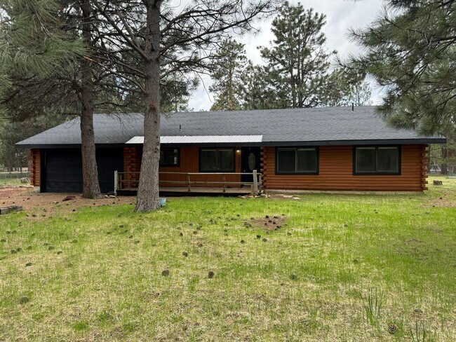 Primary Photo - Quiet 3 Bedroom 2 Bathroom House