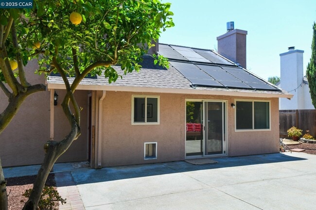 Building Photo - 555 Willow Ct