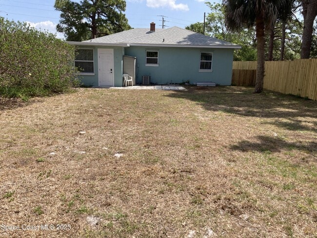 Building Photo - 933 S Tropical Trail