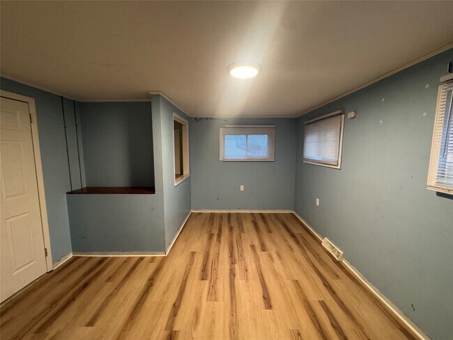 Building Photo - 9 Second St