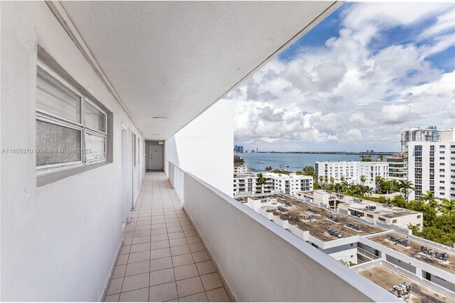 Building Photo - 1331 Lincoln Rd