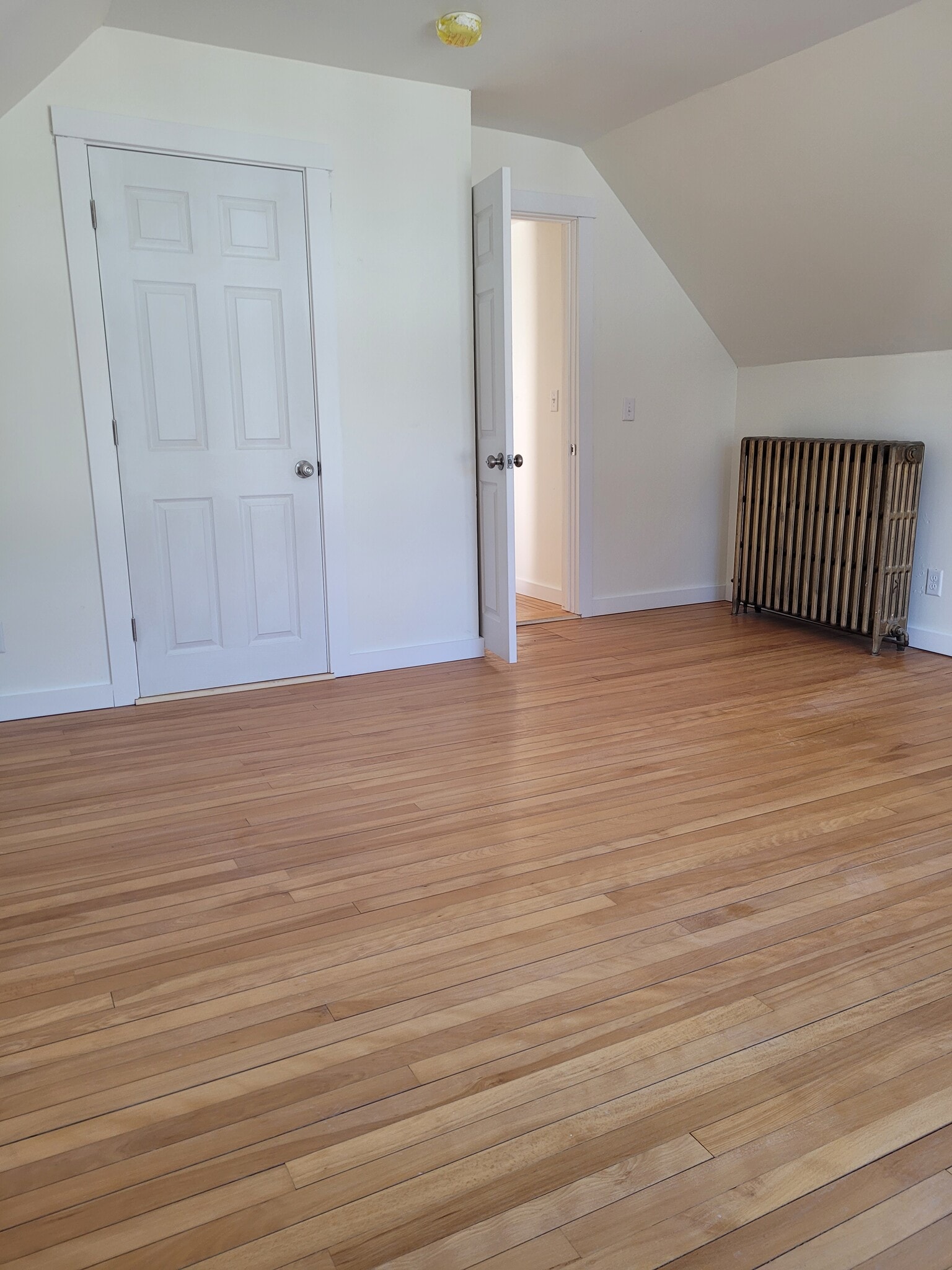 Front Bedroom - 34 Park St