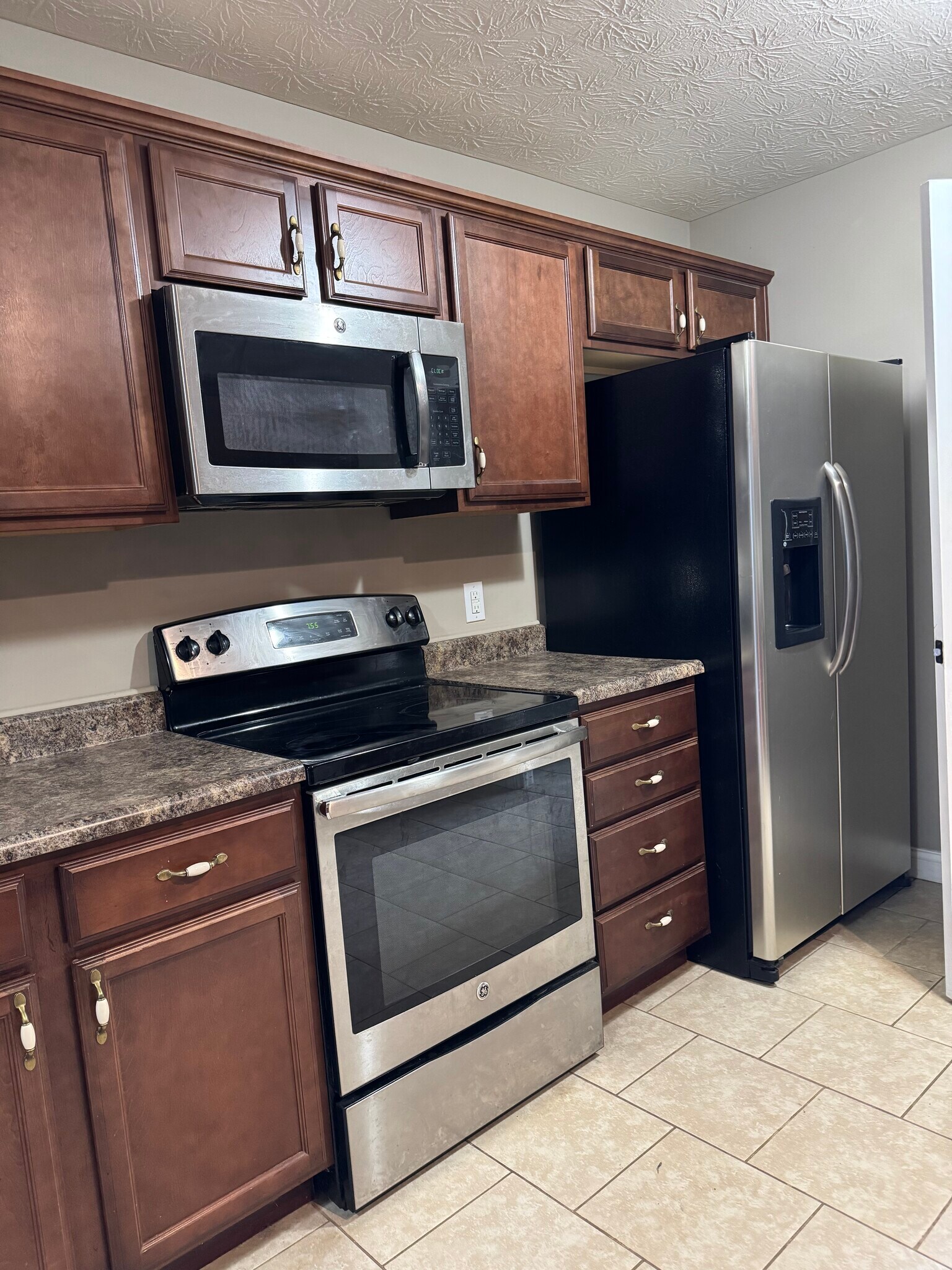 Building Photo - 6068 Lauren Ln