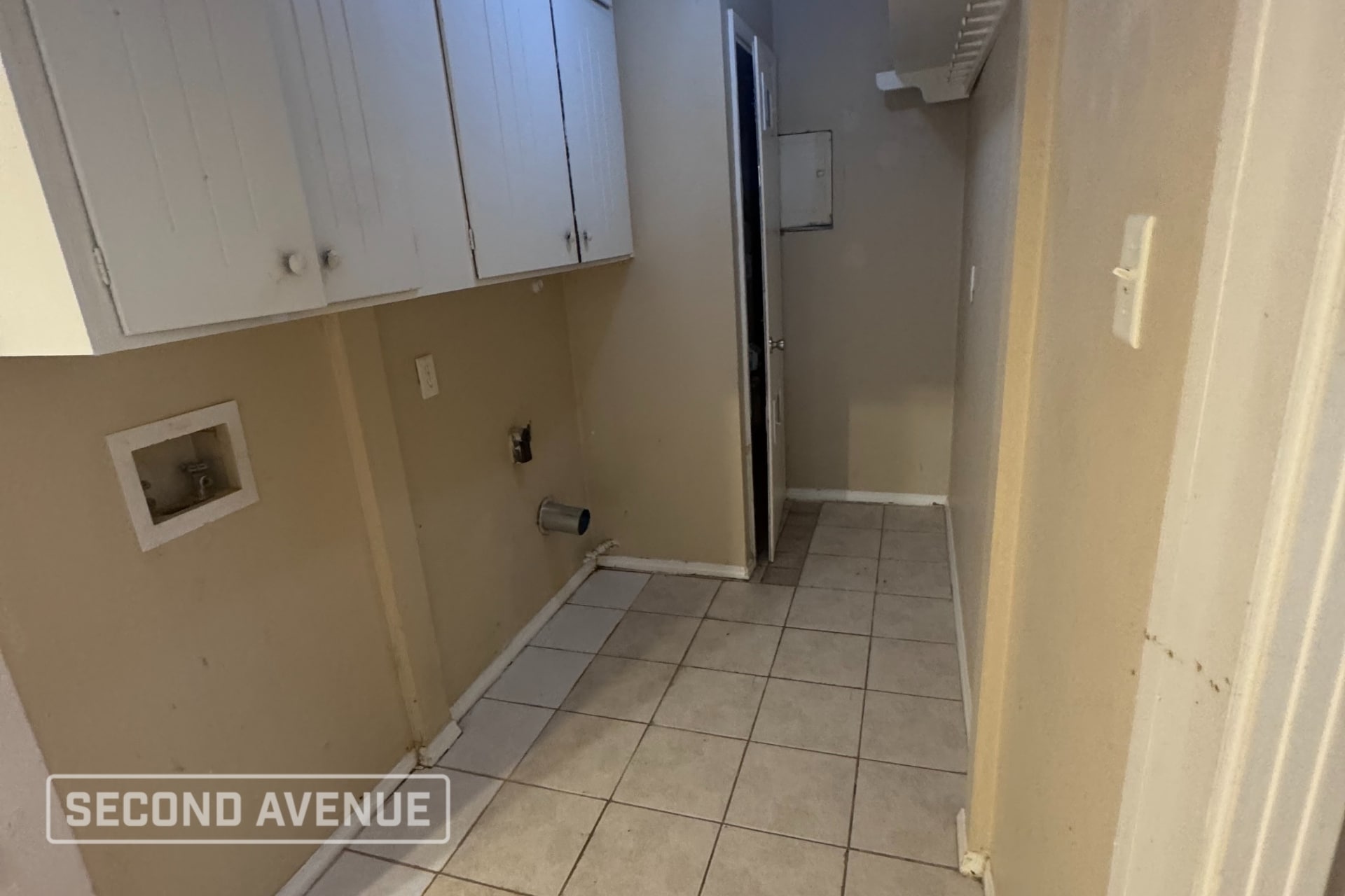 Building Photo - 10 Compass Point St