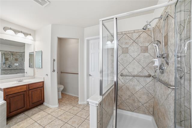 Building Photo - 209 Lariat Dr