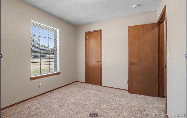 Building Photo - Charming 3-Bed Jenks Home Near Tulsa Hills – Large Corner Lot!